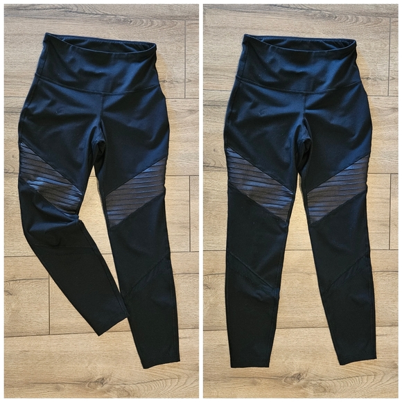 Hardly Worn - OLD NAVY ACTIVE - Lot of 2 identical Go-Dry Leggings - Size Small - Picture 2 of 6